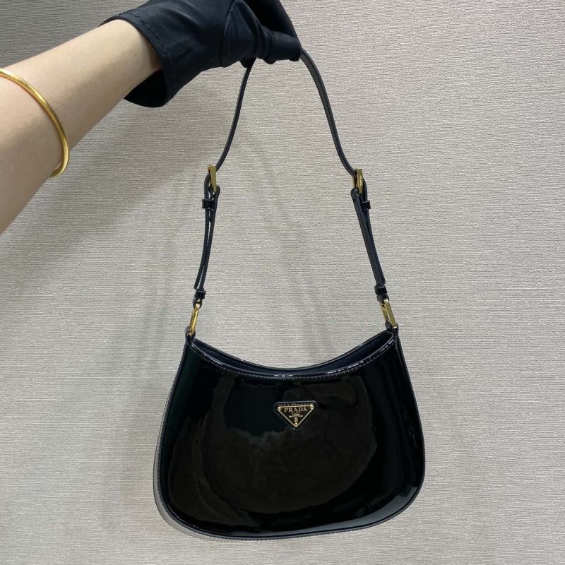 Pra*a cleo bags